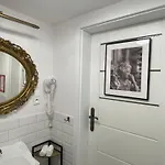 Apartment Klimatyczny Loft Z Antresola Centrum Blisko Piotrkowska Muralowa Przystan Klimatyzacja Faktura Lodz