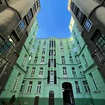 Klimatyczny Loft Z Antresola Centrum Blisko Piotrkowska Muralowa Przystan Klimatyzacja Faktura Apartment