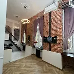 Apartment Klimatyczny Loft Z Antresola Centrum Blisko Piotrkowska Muralowa Przystan Klimatyzacja Faktura Lodz
