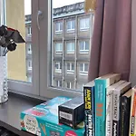 Klimatyczny Loft Z Antresola Centrum Blisko Piotrkowska Muralowa Przystan Klimatyzacja Faktura Apartment Lodz