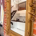 Klimatyczny Loft Z Antresola Centrum Blisko Piotrkowska Muralowa Przystan Klimatyzacja Faktura Lodz