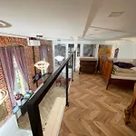 Klimatyczny Loft Z Antresola Centrum Blisko Piotrkowska Muralowa Przystan Klimatyzacja Faktura