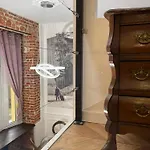 Klimatyczny Loft Z Antresola Centrum Blisko Piotrkowska Muralowa Przystan Klimatyzacja Faktura Apartment Lodz