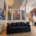 Klimatyczny Loft Z Antresola Centrum Blisko Piotrkowska Muralowa Przystan Klimatyzacja Faktura Apartment