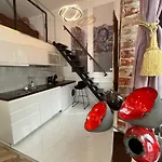 Apartment Klimatyczny Loft Z Antresola Centrum Blisko Piotrkowska Muralowa Przystan Klimatyzacja Faktura Lodz