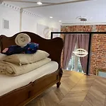 Klimatyczny Loft Z Antresola Centrum Blisko Piotrkowska Muralowa Przystan Klimatyzacja Faktura *