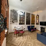 Apartment Klimatyczny Loft Z Antresola Centrum Blisko Piotrkowska Muralowa Przystan Klimatyzacja Faktura Lodz