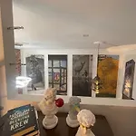 Klimatyczny Loft Z Antresola Centrum Blisko Piotrkowska Muralowa Przystan Klimatyzacja Faktura Apartment