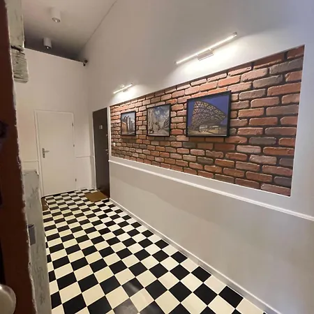 Klimatyczny Loft Z Antresola Centrum Blisko Piotrkowska Muralowa Przystan Klimatyzacja Faktura Апартаменти