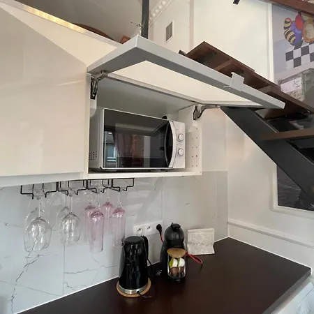 Loft Z Antresola Centrum Muralowa Przystan Klimatyzacja Faktura *