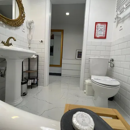 Klimatyczny Loft Z Antresola Centrum Blisko Piotrkowska Muralowa Przystan Klimatyzacja Faktura Апартаменти Лодзь
