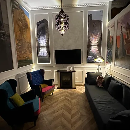 Апартаменти Klimatyczny Loft Z Antresola Centrum Blisko Piotrkowska Muralowa Przystan Klimatyzacja Faktura