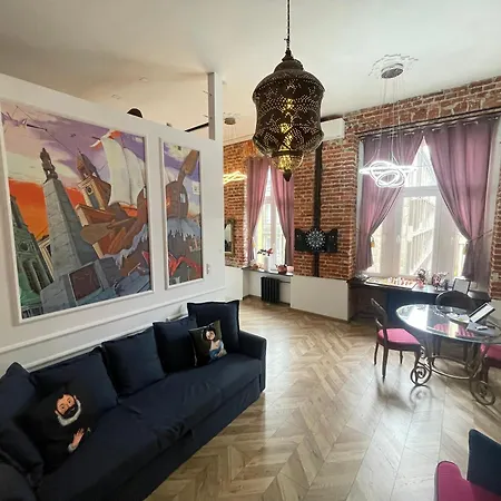 Klimatyczny Loft Z Antresola Centrum Blisko Piotrkowska Muralowa Przystan Klimatyzacja Faktura Apartment Lodz