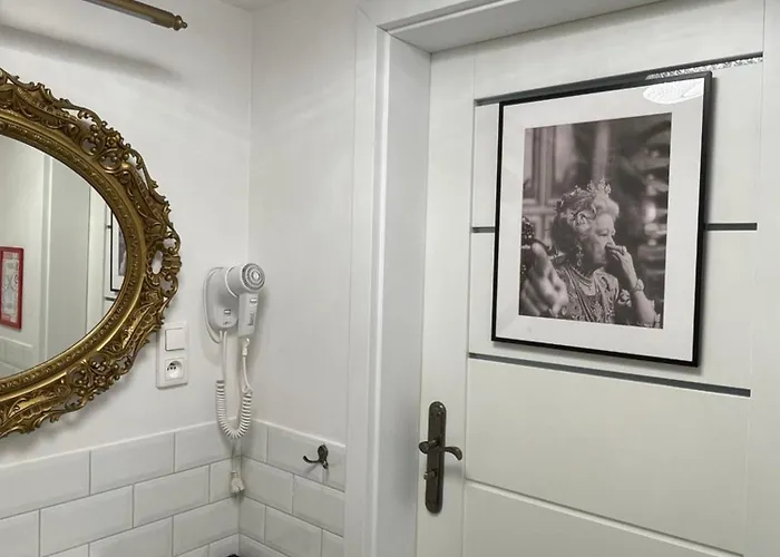 Апартаменты Klimatyczny Loft Z Antresola Centrum Blisko Piotrkowska Muralowa Przystan Klimatyzacja Лодзь