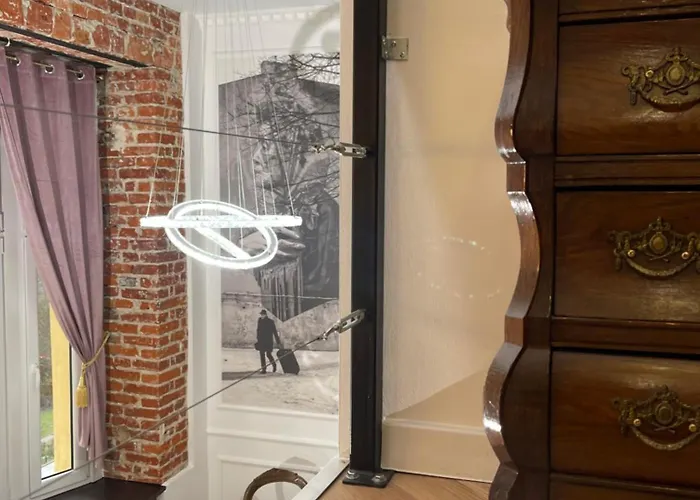 Klimatyczny Loft Z Antresola Centrum Blisko Piotrkowska Muralowa Przystan Klimatyzacja Апартаменты Лодзь