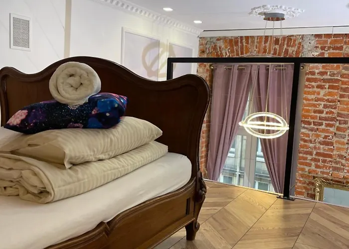 Klimatyczny Loft Z Antresola Centrum Blisko Piotrkowska Muralowa Przystan Klimatyzacja *