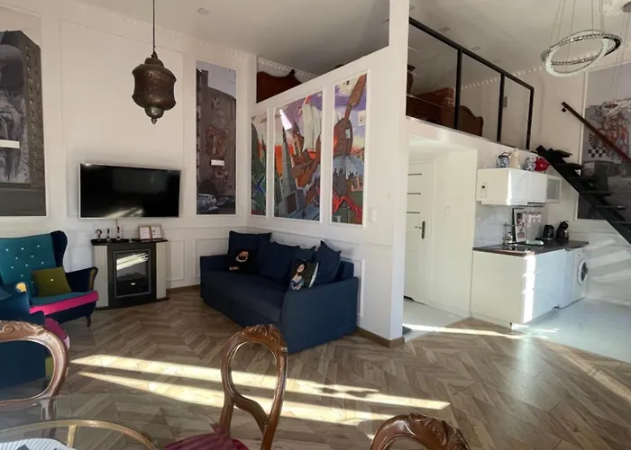 Апартаменты Klimatyczny Loft Z Antresola Centrum Blisko Piotrkowska Muralowa Przystan Klimatyzacja
